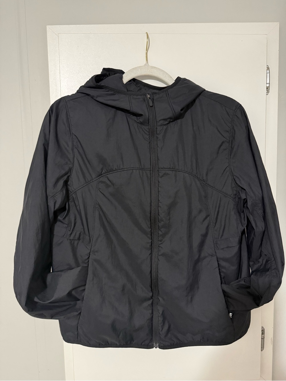 150. $228 lululemon athletica Insulate Cold Weather Windbreaker Medium